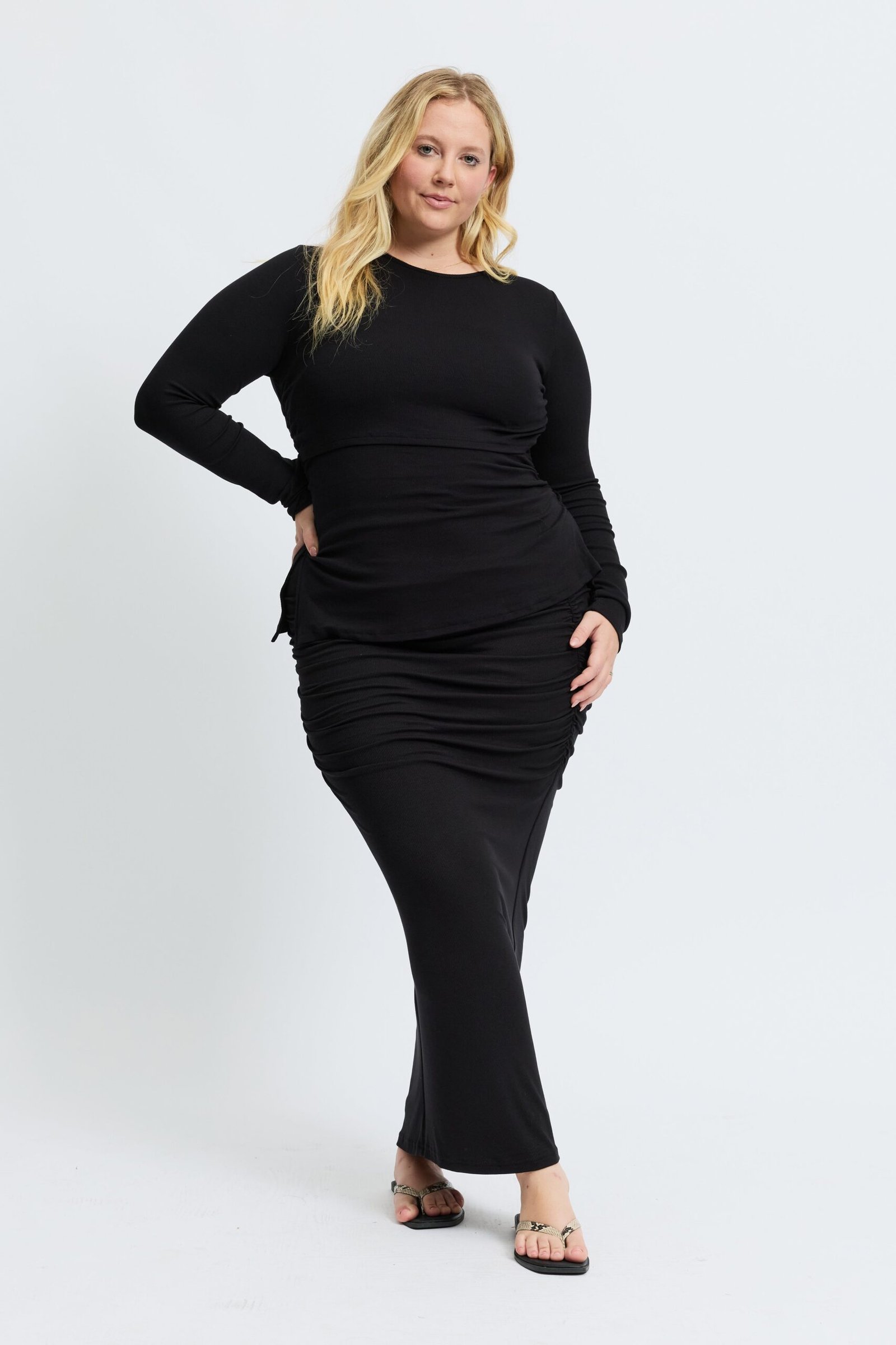 Ari Ruched Rib Midi Skirt - Black - Image 10