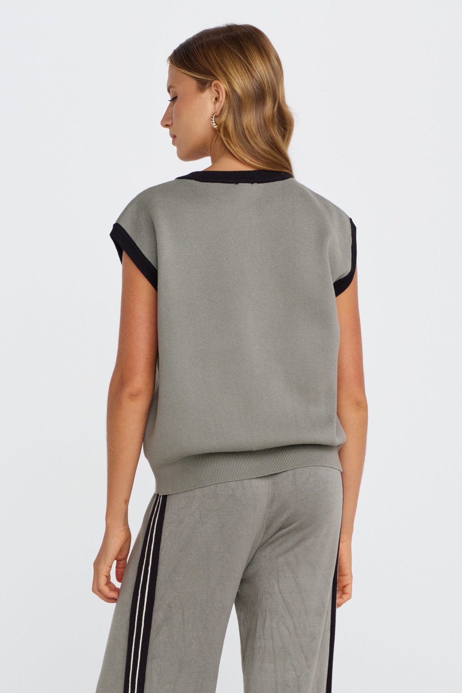 Axel Knit Gilet Vest - Khaki - Image 9